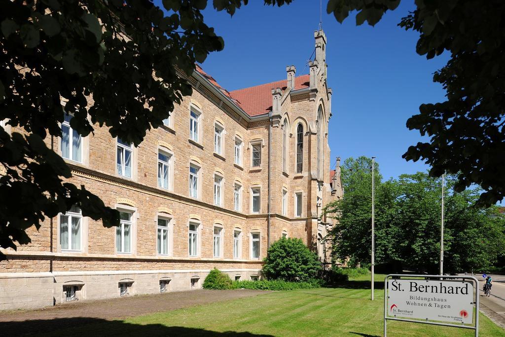 Bildungshaus St. Bernhard - Wohnen Und Tagen Hotel Rastatt Buitenkant foto